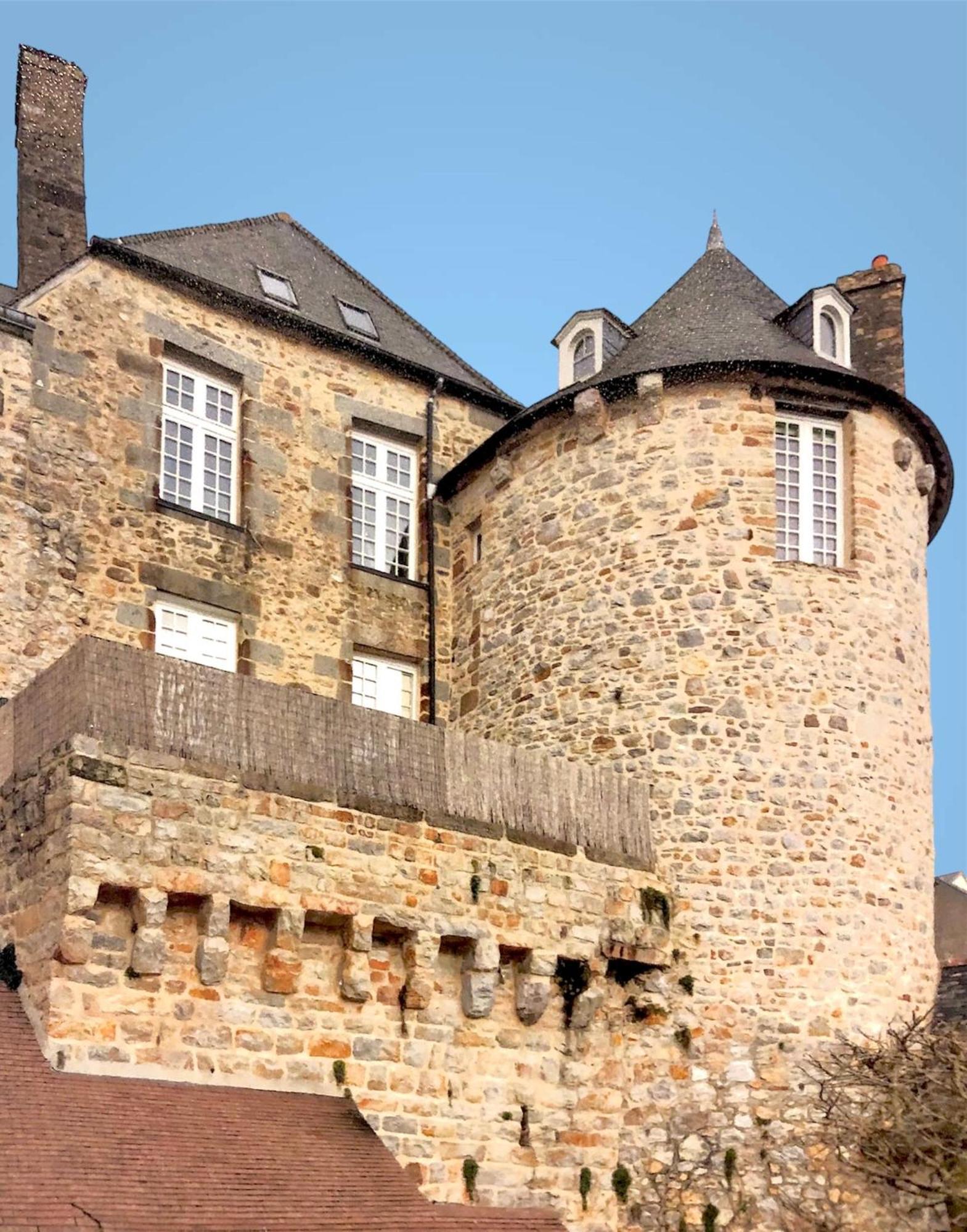 La Maison Sur Les Remparts Bed & Breakfast Domfront  Eksteriør bilde